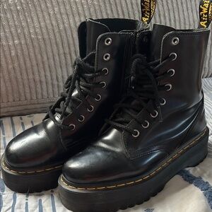 Dr MARTENS!!! Barely used!!! Black Platform Lace-Up Boots
